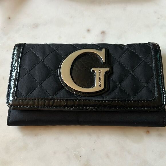 Guess black nylon and patent trim wallet - Picture 1 of 5